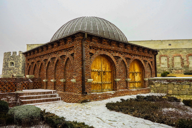 Фото - экскурсия: Путешествие к крепостям и чудесам: Тмогви, Рабат, Вардзия и оазис Боржоми