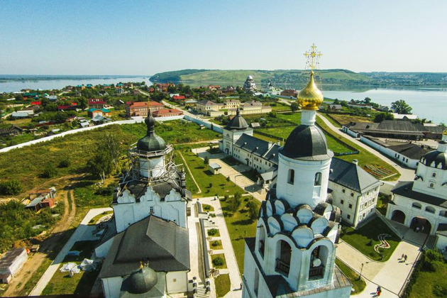 Фото - экскурсия: Обзорная экскурсия по древностям Свияжска с посещением Музея археологического дерева