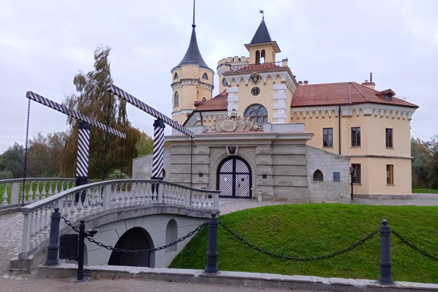 Два замка и дворец Павла Первого