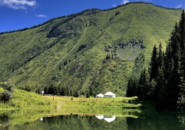 За один день: Чарынский и Черный каньоны, озера Каинды и Кольсай - фото 4