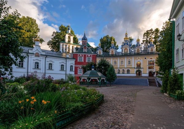 Монастыри Псковской области (индивидуальная экскурсия) - фото 1