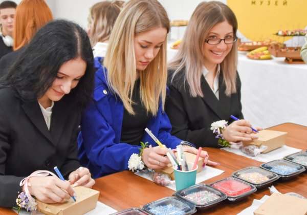 Два мастер-класса: «Шоколадные конфеты» и «Угадай аромат»