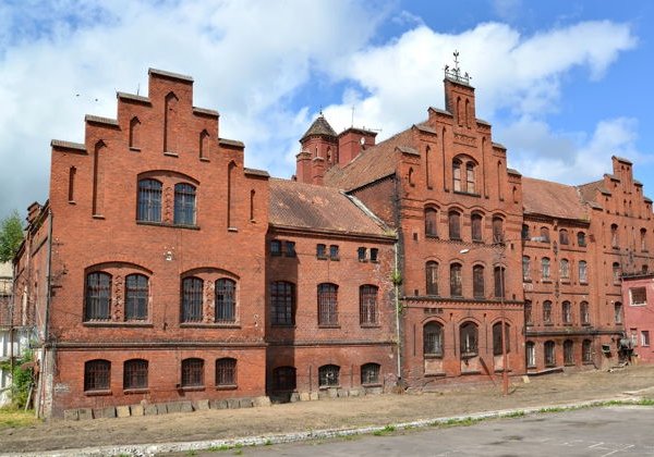 Захватывающее путешествие по маяку Заливино, польской границе, замку Тапиау и Гердауну - фото 1