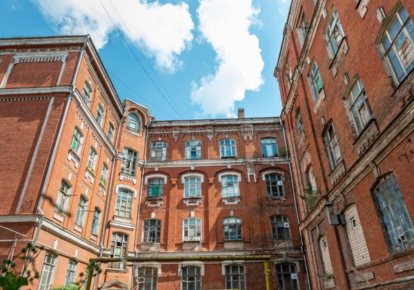 Казарма «Париж», Белая Троица и Тверской кремль - фото 2