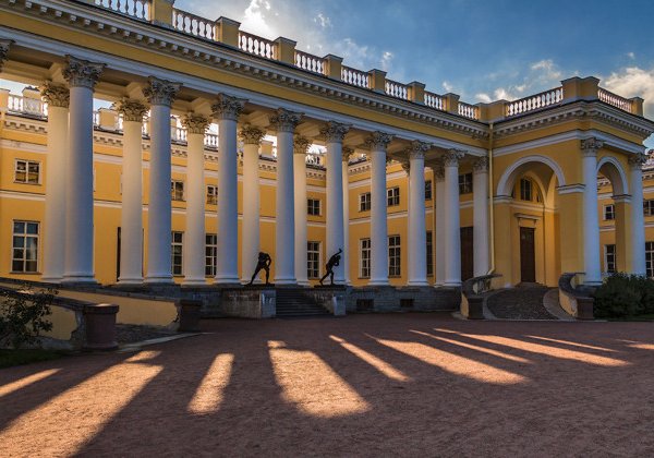 Индивидуальная экскурсия в Царское Село с посещением Александровского дворца и парка
