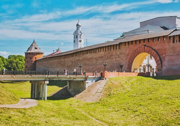 Древние крепости России: Великий Новгород, Изборск, Псков и Печоры - фото 4