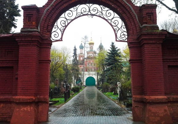 Новодевичье кладбище. Легендарные имена и истории на главном некрополе страны - фото 1