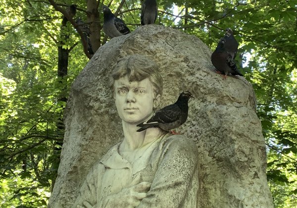 Лучшие люди страны: Ваганьковское кладбище в мини-группе