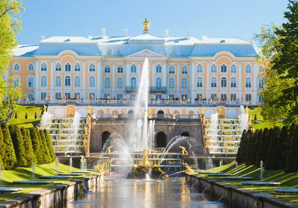 Роскошные залы Большого дворца: автобусная экскурсия в Петергоф 
