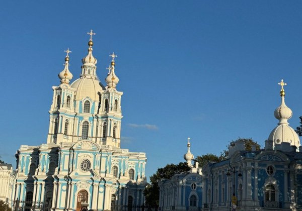 Небо на земле. Ансамбль Смольного монастыря (+ сад Смольного)