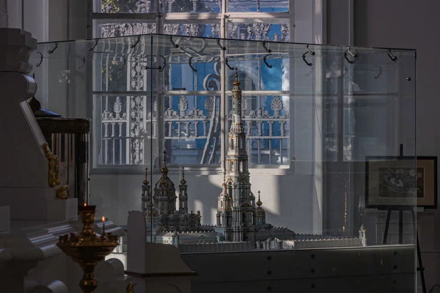 Фото экскурсии - Воплощение небесной красоты в архитектуре Смольного монастыря и его сада - 7