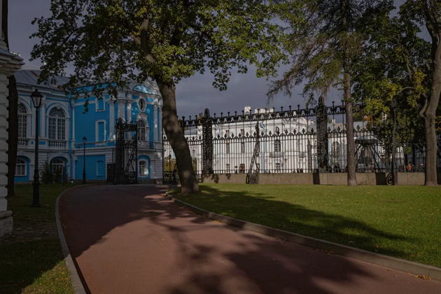 Фото экскурсии - Воплощение небесной красоты в архитектуре Смольного монастыря и его сада - 8