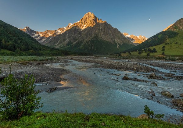 «‎Город мёртвых»‎ и водопады Чегемского ущелья