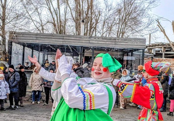 Масленица в парке птиц Малинки. Поездка из Ростова-на-Дону - фото 1