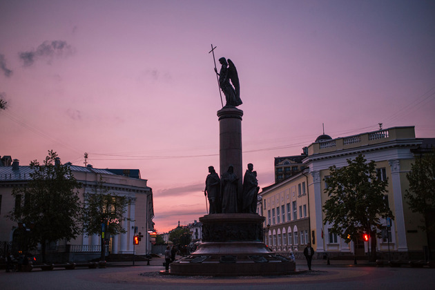 Вечерняя прогулка по Бресту в сборной группе