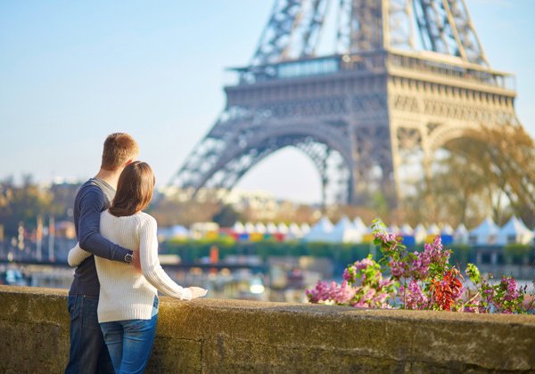 День влюблённых в Париже: романтический город