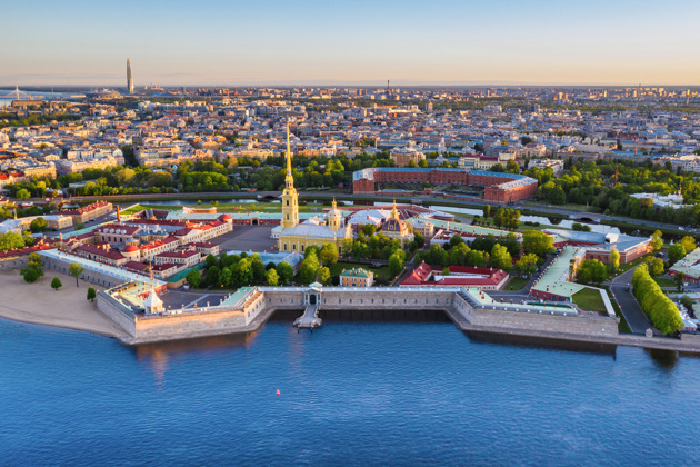 Прогулка по реке и выстрел из пушки с борта в полдень