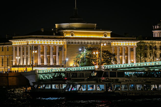 Фото экскурсии - Джаз над ночной Невой. ВНИМАНИЕ! С 30 ноября 2025 мосты не разводятся! - 6