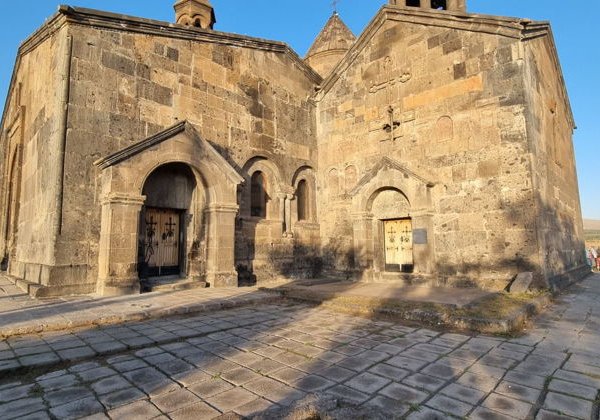 Аллея армянского алфавита и монастырь Сагмосаванк с дегустациями - фото 2