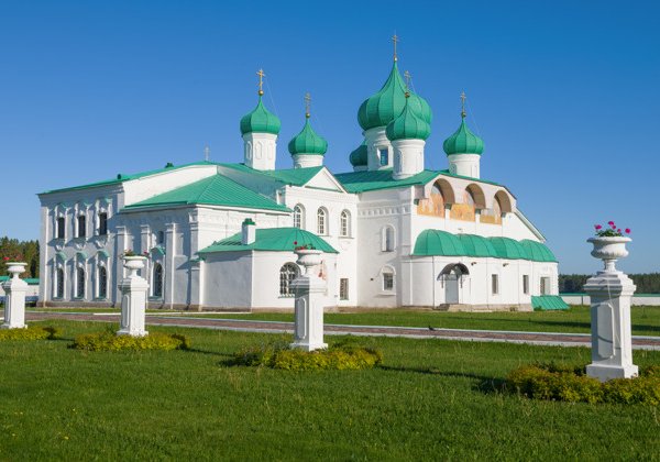 Двухдневное путешествие к Монастырю Александра Свирского и Мандрогам