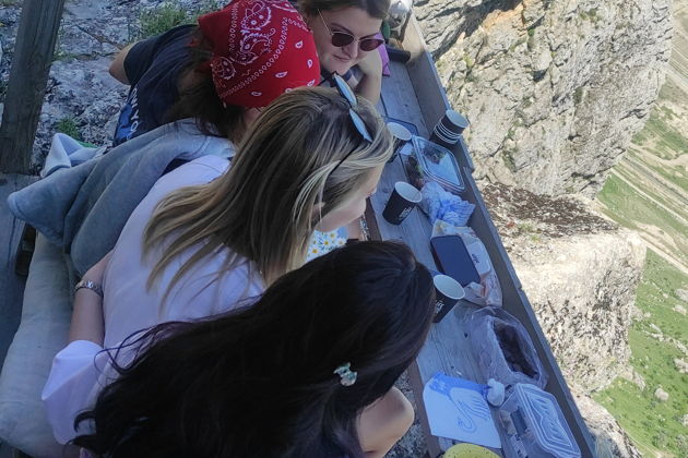 Фото экскурсии - В МАРС через РОЗОВОЕ озеро с чаепитие на скале БЕШБАРМАГ + дегустация ИКРЫ! - 5