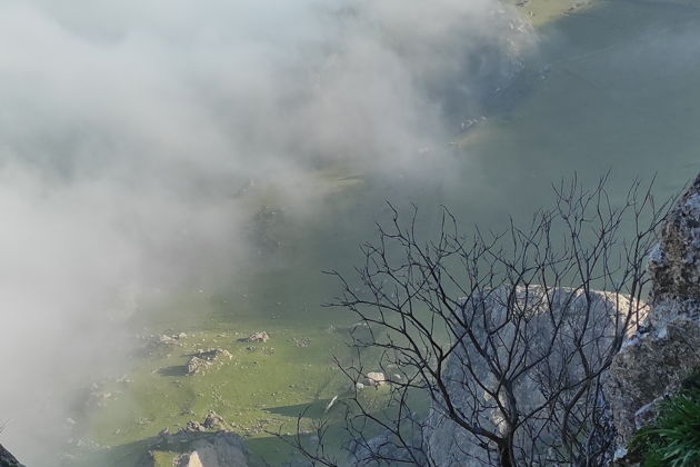 Фото экскурсии - В МАРС через РОЗОВОЕ озеро с чаепитие на скале БЕШБАРМАГ + дегустация ИКРЫ! - 13