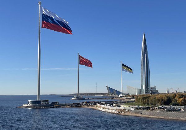От Газпром Арены до Лахта Центра — над морем, вдоль парков и зон отдыха
