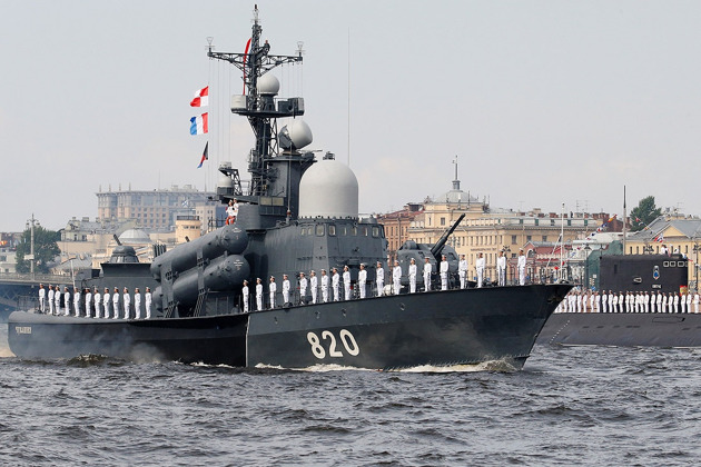 Фото - экскурсия: Большая водная прогулка — смотр парада военных кораблей