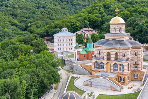 Фото - экскурсия: Масштабное паломничество по ключевым православным монастырям Кавказа
