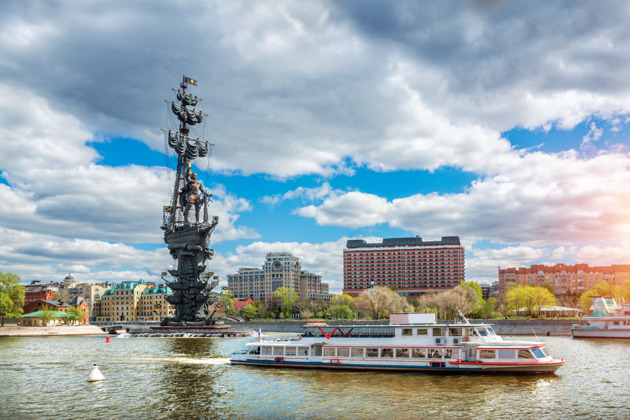Праздничный круиз по Москве-реке в честь Дня Победы
