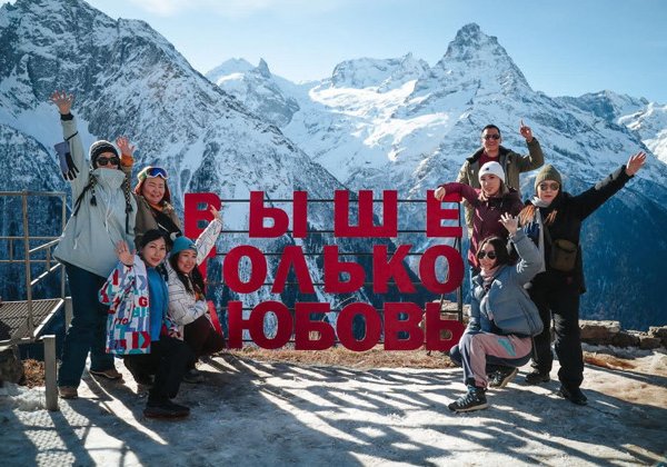 Путешествие в Домбай в мини-группе: Сырные пещеры, Шоанинский храм 