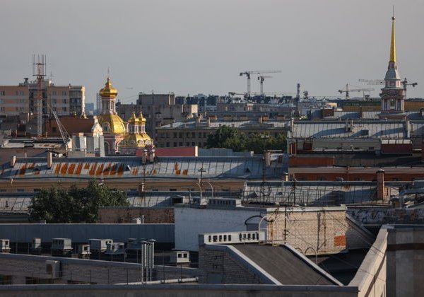 Петербург 4 в 1: дворы, парадные, коммуналки и крыша - фото 2