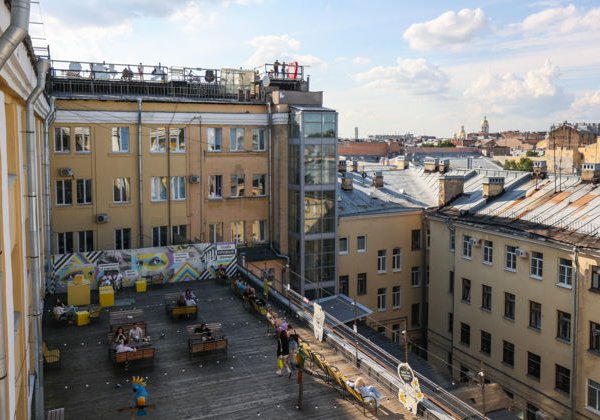 Петербург 4 в 1: дворы, парадные, коммуналки и крыша - фото 4