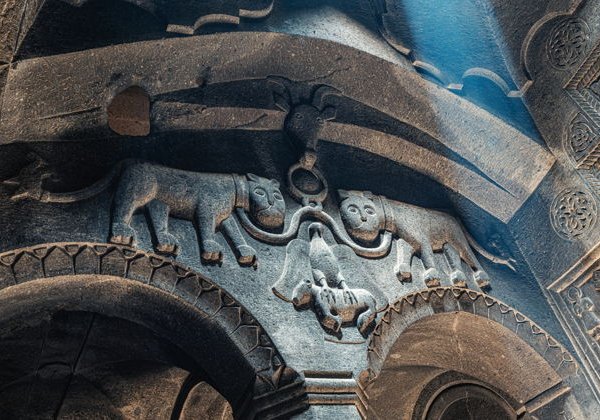 Гарни и Гегард, арка Чаренца и озеро Севан — всё за один день  - фото 4