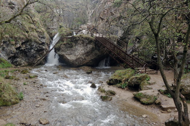 Фото экскурсии - Захватывающая экскурсия по Медовым водопадам и горе Кольцо с другими достопримечательностями за 7 часов - 11