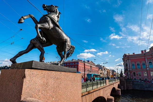 Фото экскурсии - Пятичасовая обзорная экскурсия по Петербургу с посещением Смольного и Петропавловской крепости - 9