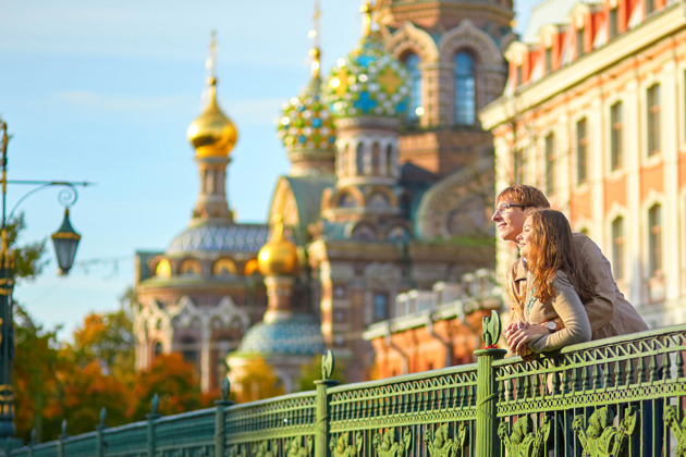 Фото - экскурсия: Пятичасовая обзорная экскурсия по Петербургу с посещением Смольного и Петропавловской крепости