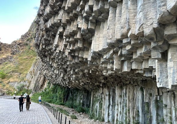 Фототур: Гарни, Гегард и Симфония камней, мастер-класс по выпечке лаваша - фото 3