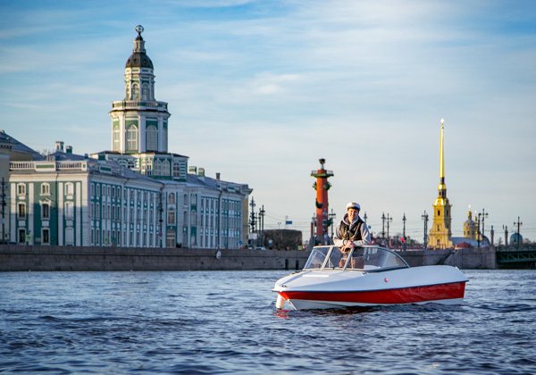 Прогулка на катере Толстый с капитаном — комфортно и недорого