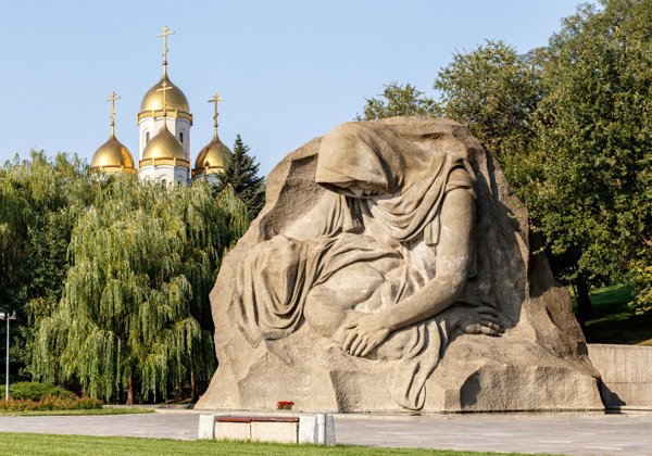 Обзорная по центру города и Мамаеву кургану 