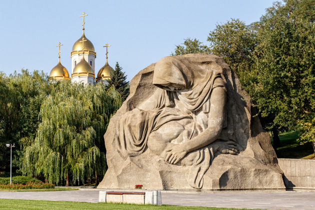 Обзорная по центру города и Мамаеву кургану 