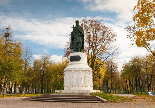Псков: развлекательно-историческая аудиопрогулка по главному проспекту города