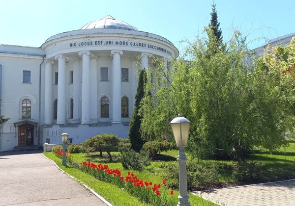 Мы в России, но только у нас налево мечеть, направо церковь - фото 3