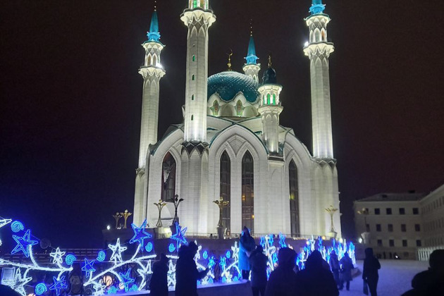 Фото - экскурсия: В России у нас мечеть слева, а церковь справа