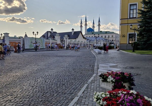 Казанская падающая башня в сердце города - фото 4