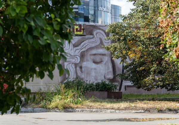 Аудиопрогулка по столице стрит-арта: о чём говорят стены Екатеринбурга - фото 3