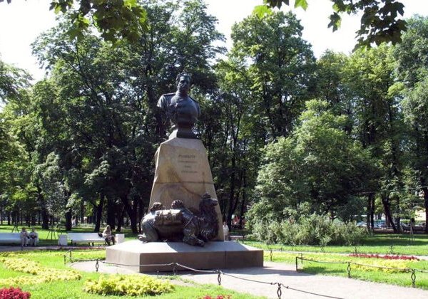 Аудиоэкскурсия для знакомства с Петербургом: прогулка от Биржи к Адмиралтейству - фото 1