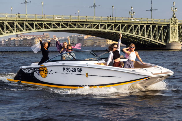 Фото экскурсии - Просторный катер Идеален для праздников и водных прогулок - 11