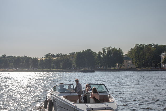 Фото экскурсии - Просторный катер Идеален для праздников и водных прогулок - 13