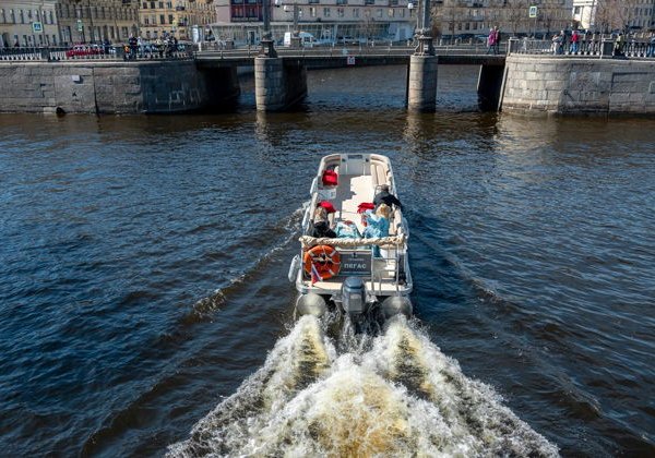 «По водному сердцу города» — уникальный маршрут на 11-местном катере - фото 1